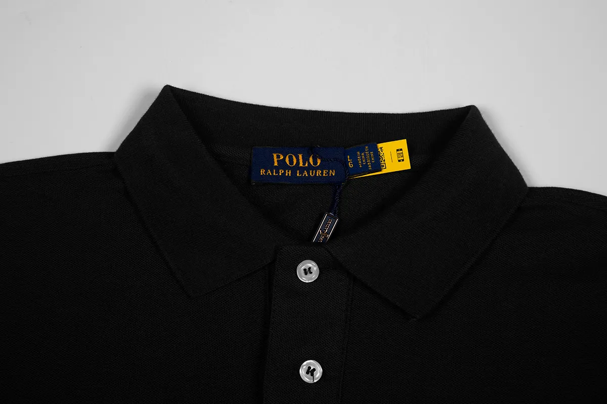 P200 White background picture [Evergreen all year round] Style number: 25101# (on sale all year round) Color: black white label/black red label/navy blue white label/navy blue red label/white/pink/grey Size: S to Pearlescent buttons on white background ✅ - The placket chiffon film is professionally processed ✅ -Ralph Lauren's classic Malaysian logo Polo｜Unlock the British retro sports style. Use 220g heavy double-sided piqué cotton to create a tall silhouette. The iconic Malaysian embroidery logo interprets American origin. The solid color system can easily control formal and casual scenes.